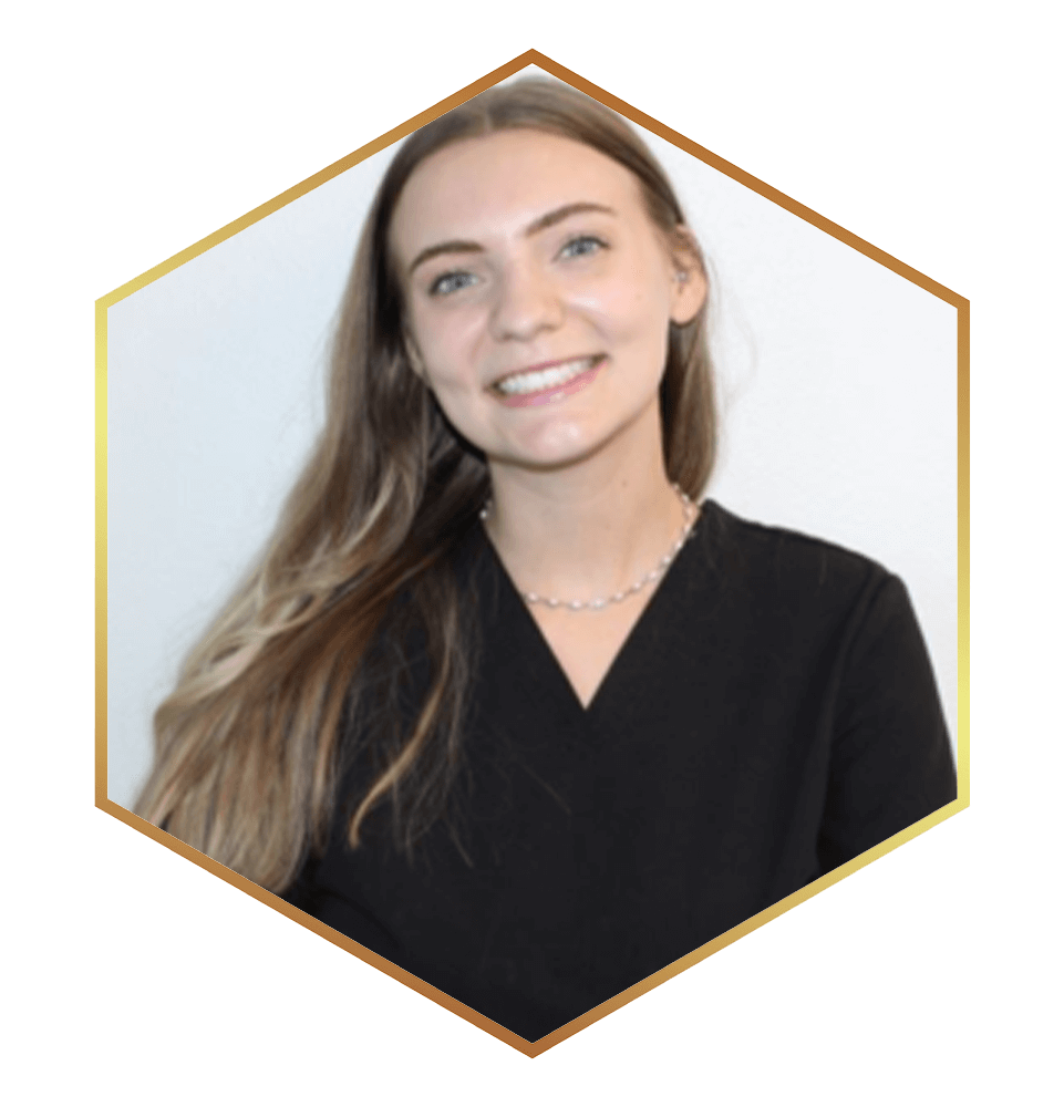 headshot frame of staff member of Magnolia Ridge Dentistry